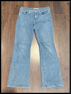 Levi’s Classic Bootcut Jeans – Women’s Size 6M (W28 L32) 098